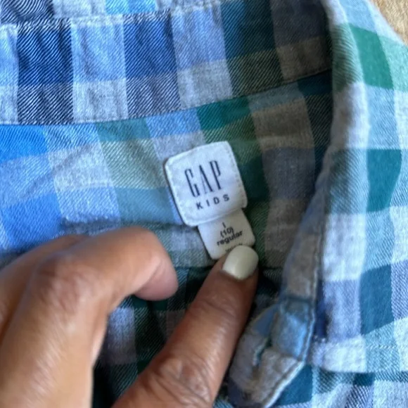 GAP Long-Sleeve Button Downs Size L (10) - Picture 4 of 4